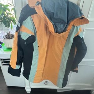 northface waterproof coat
